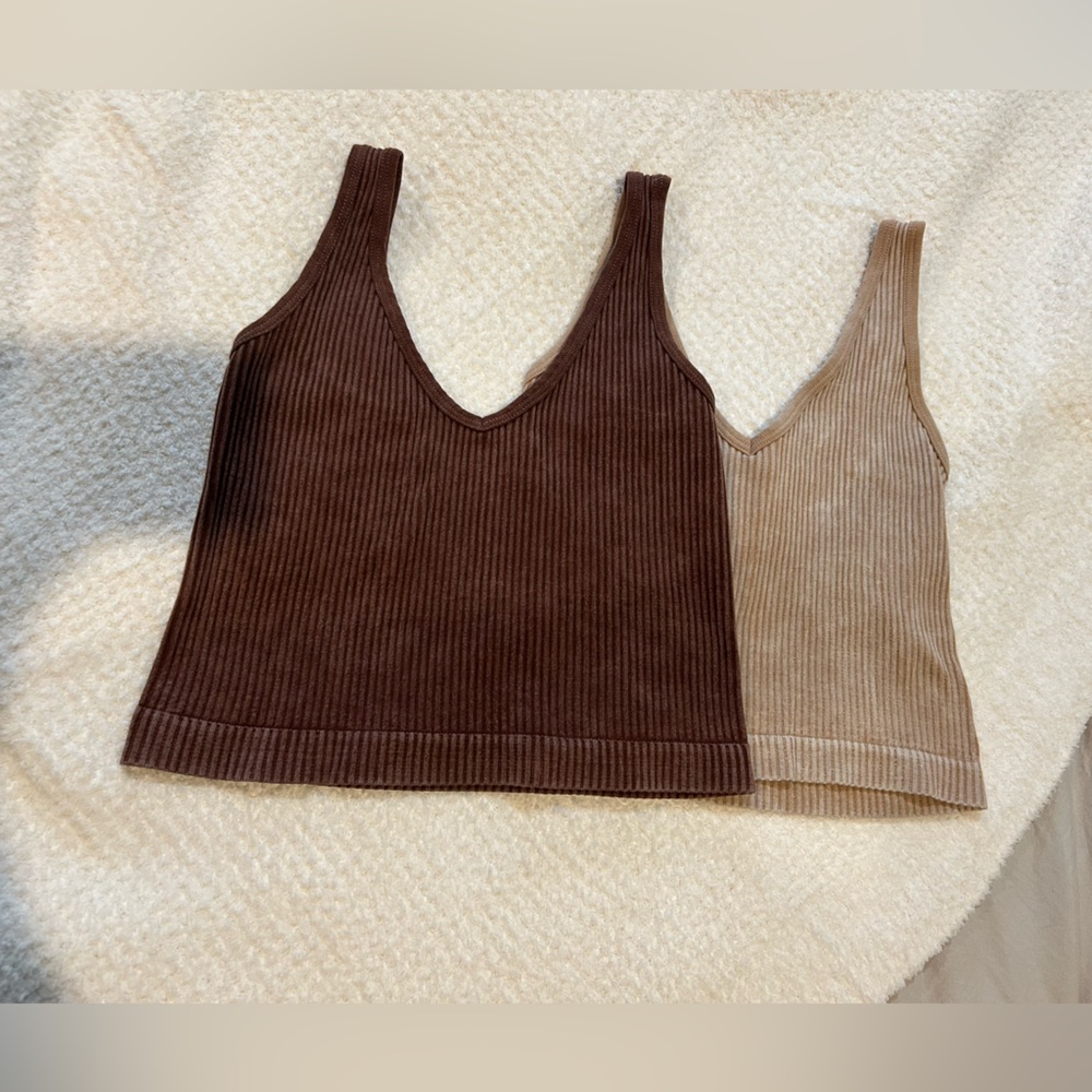 Women’s fitted crop top tank. Size S/M 2-pack
